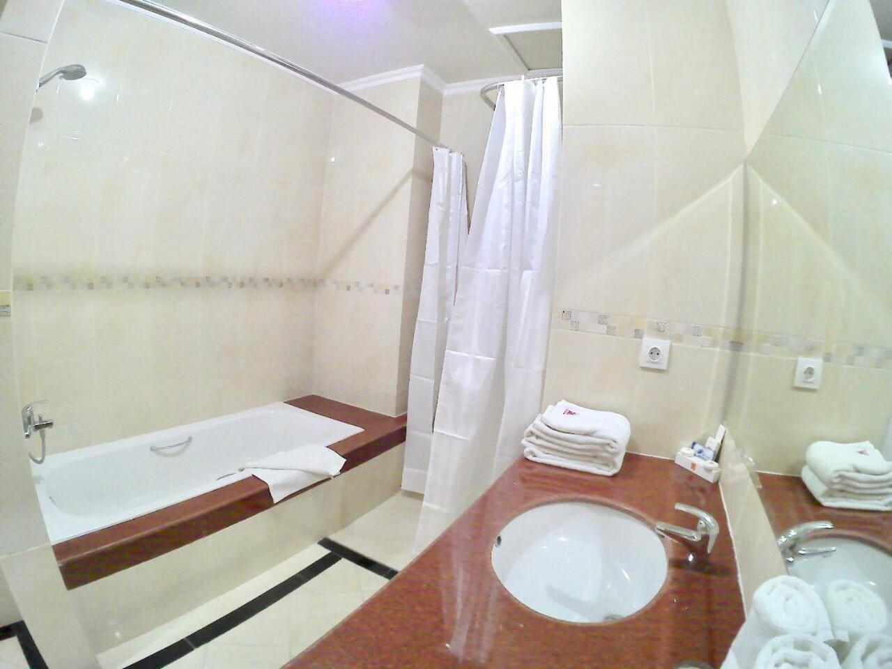 Hotel Tosan Solo Baru Grogol Dış mekan fotoğraf