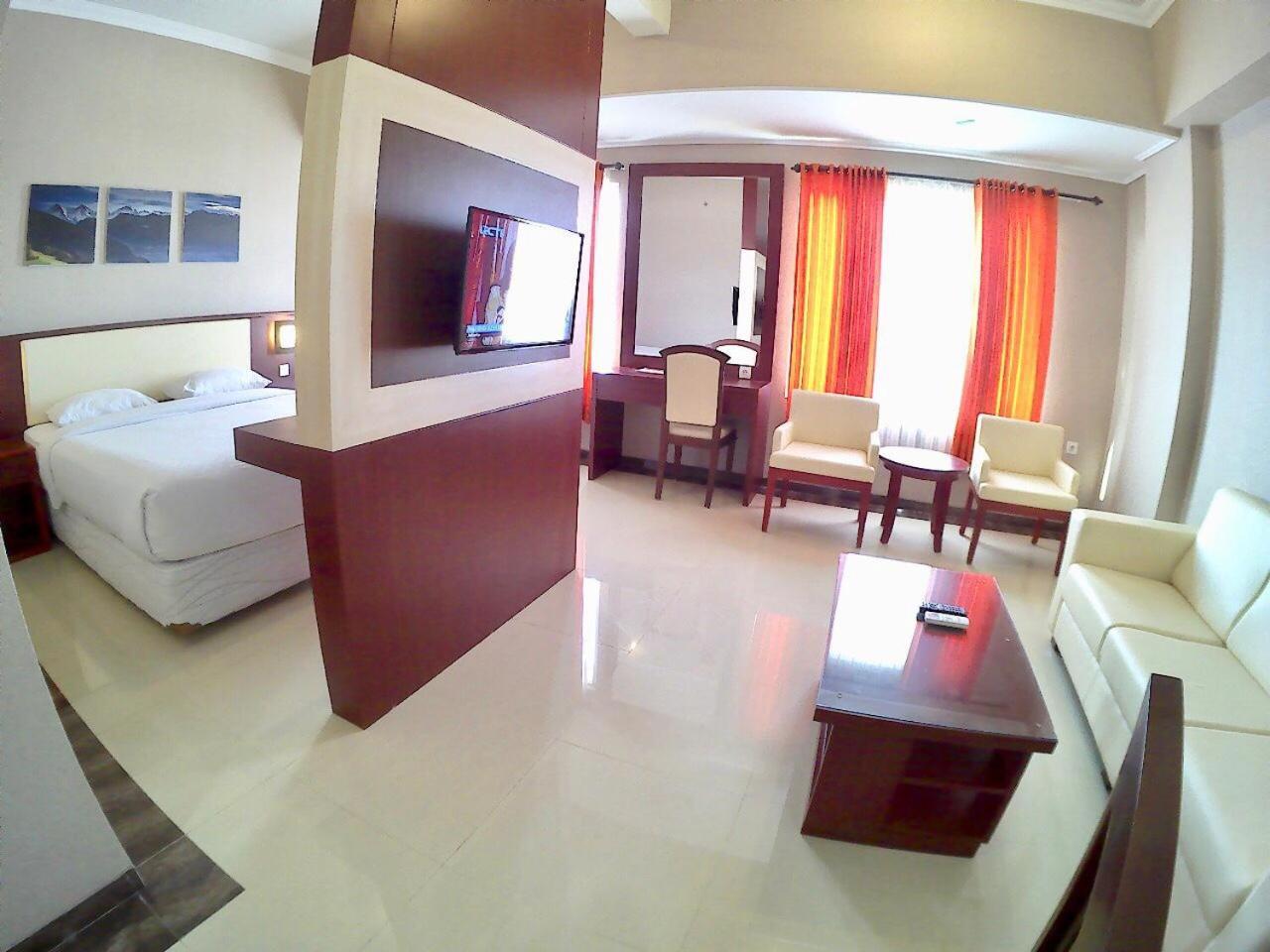 Hotel Tosan Solo Baru Grogol Dış mekan fotoğraf